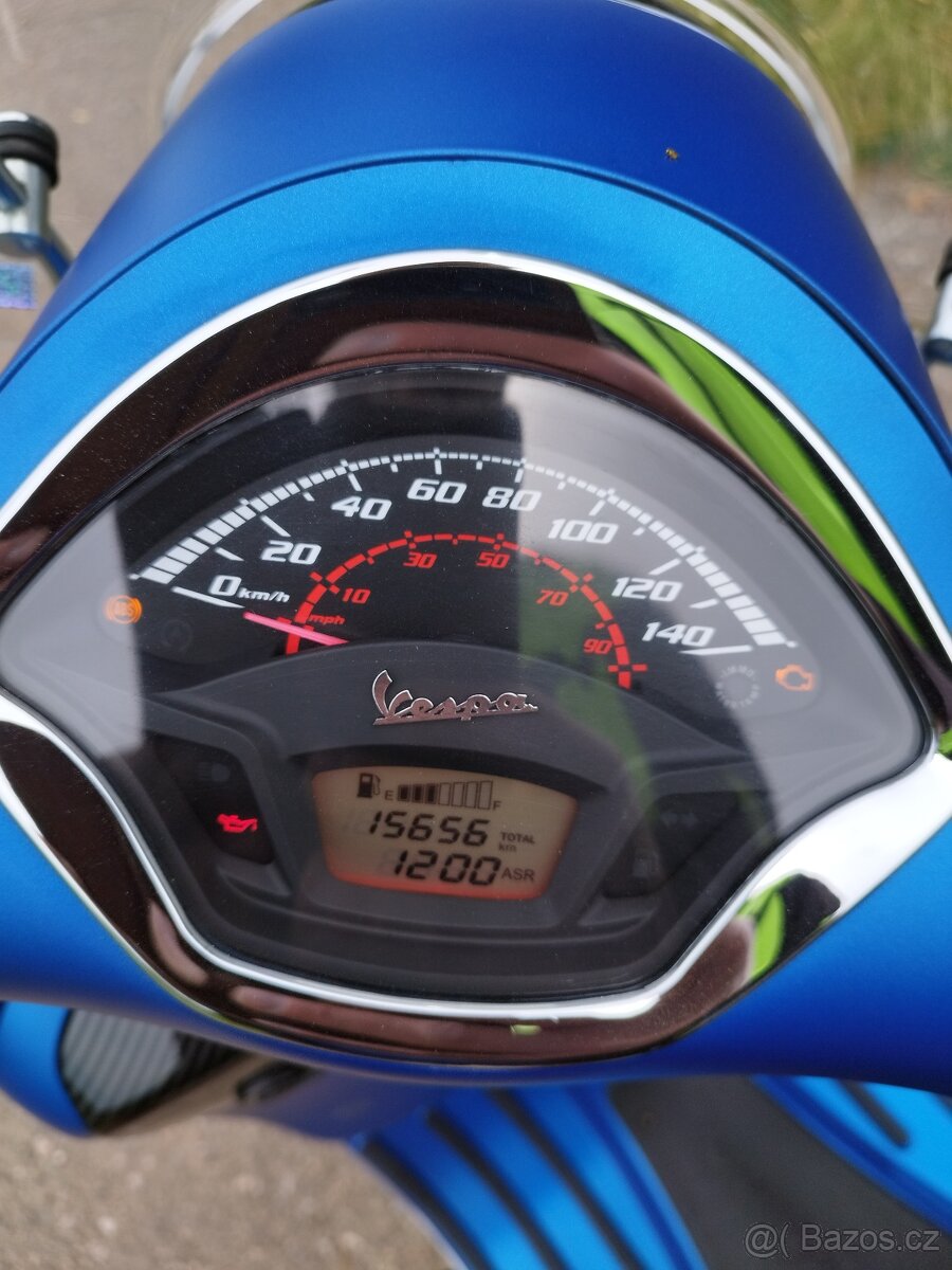 Vespa 300 GTS 2020 - 12