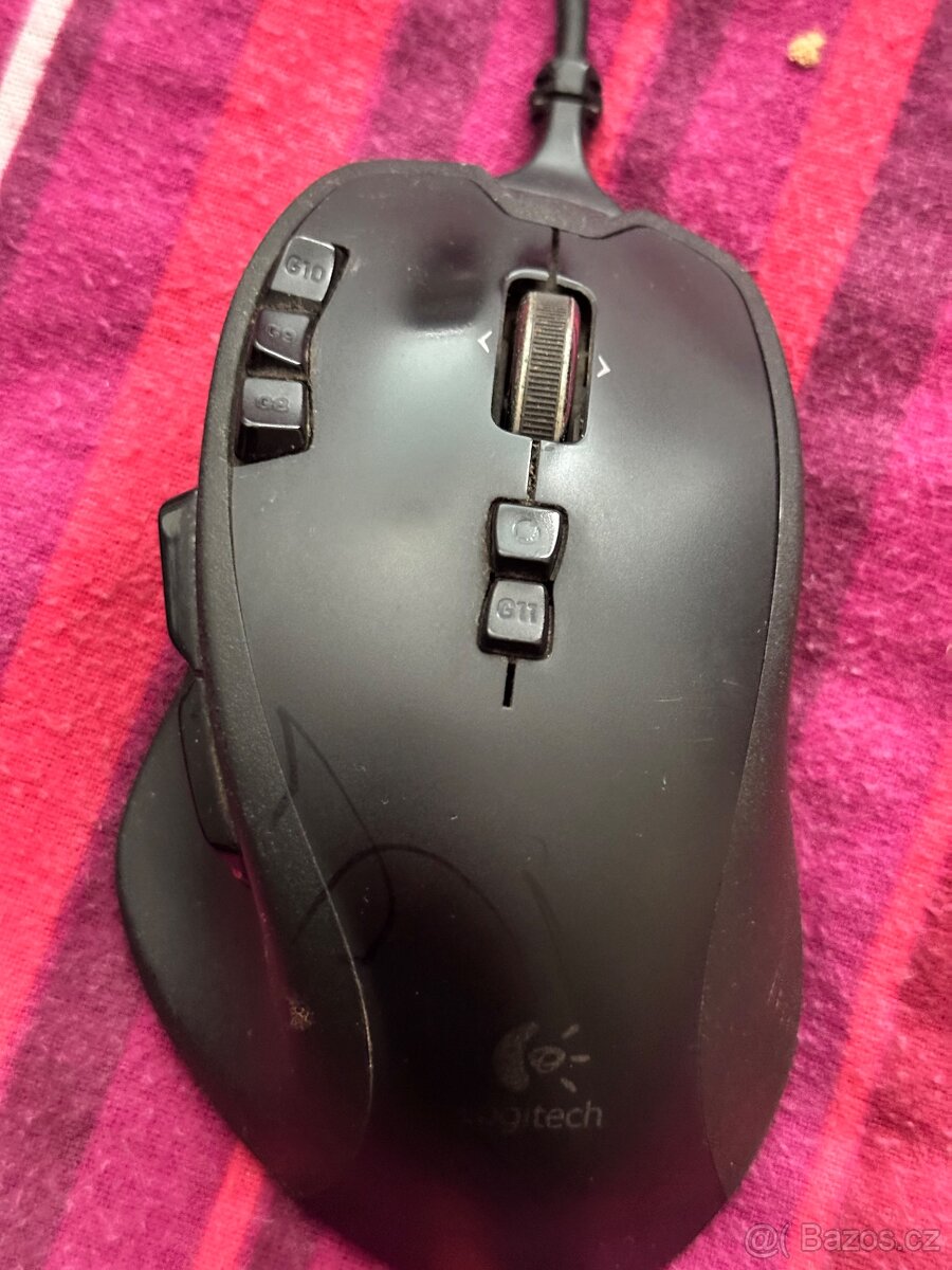 Celý pc monito - 12