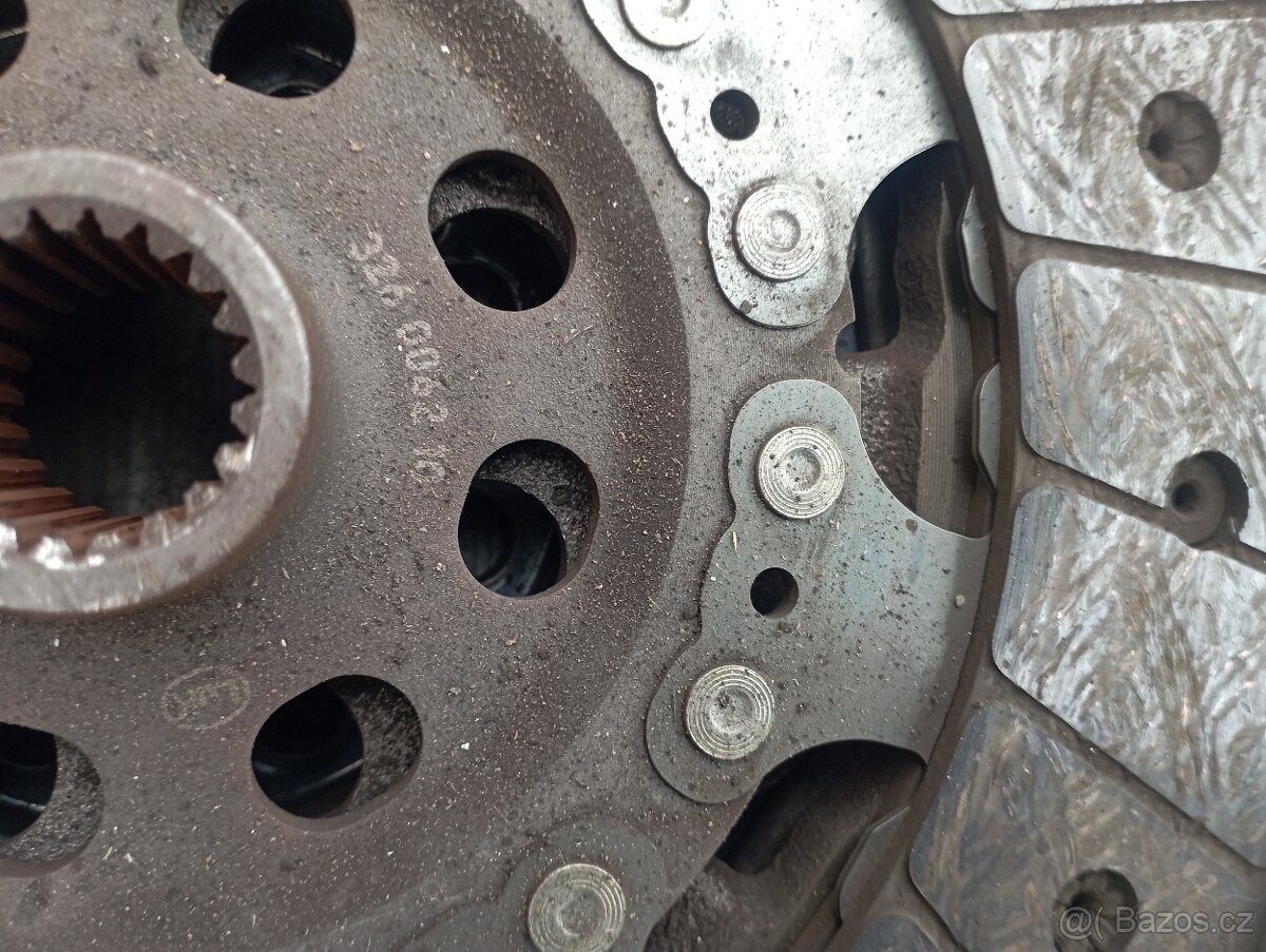 RENAULT MASTER III 2,3DCI SPOJKA SADA A DVOHMOTNOSTNÍ SETR. - 12