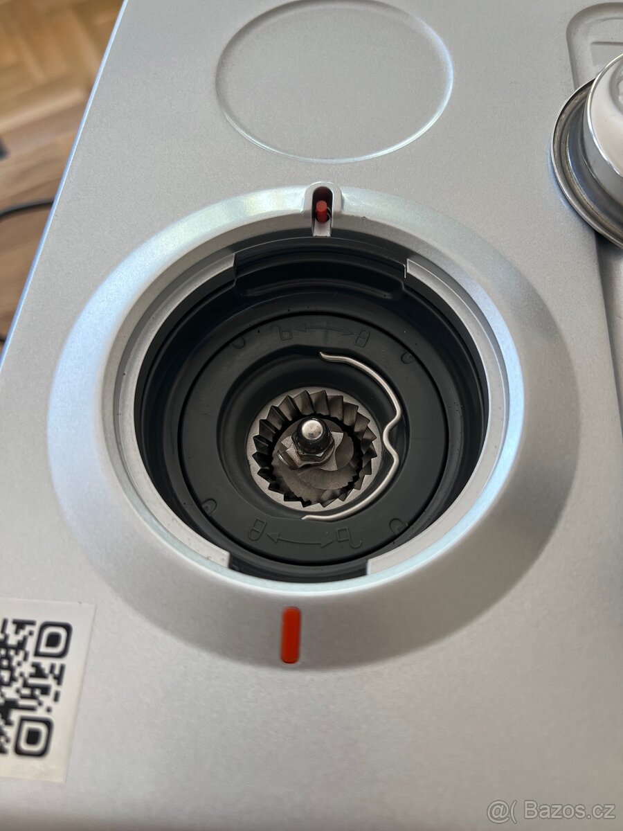 Spickovy pakovy kavovar s mlynkem Krups Precision+ XP804T10 - 12