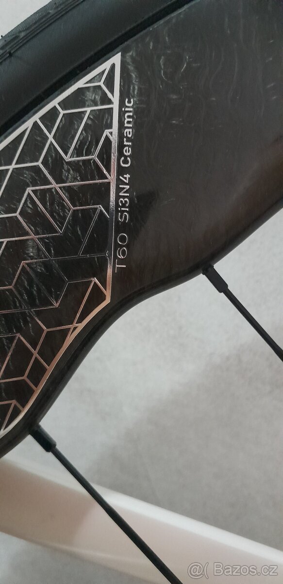 Celokarbonové silniční kolo - 12