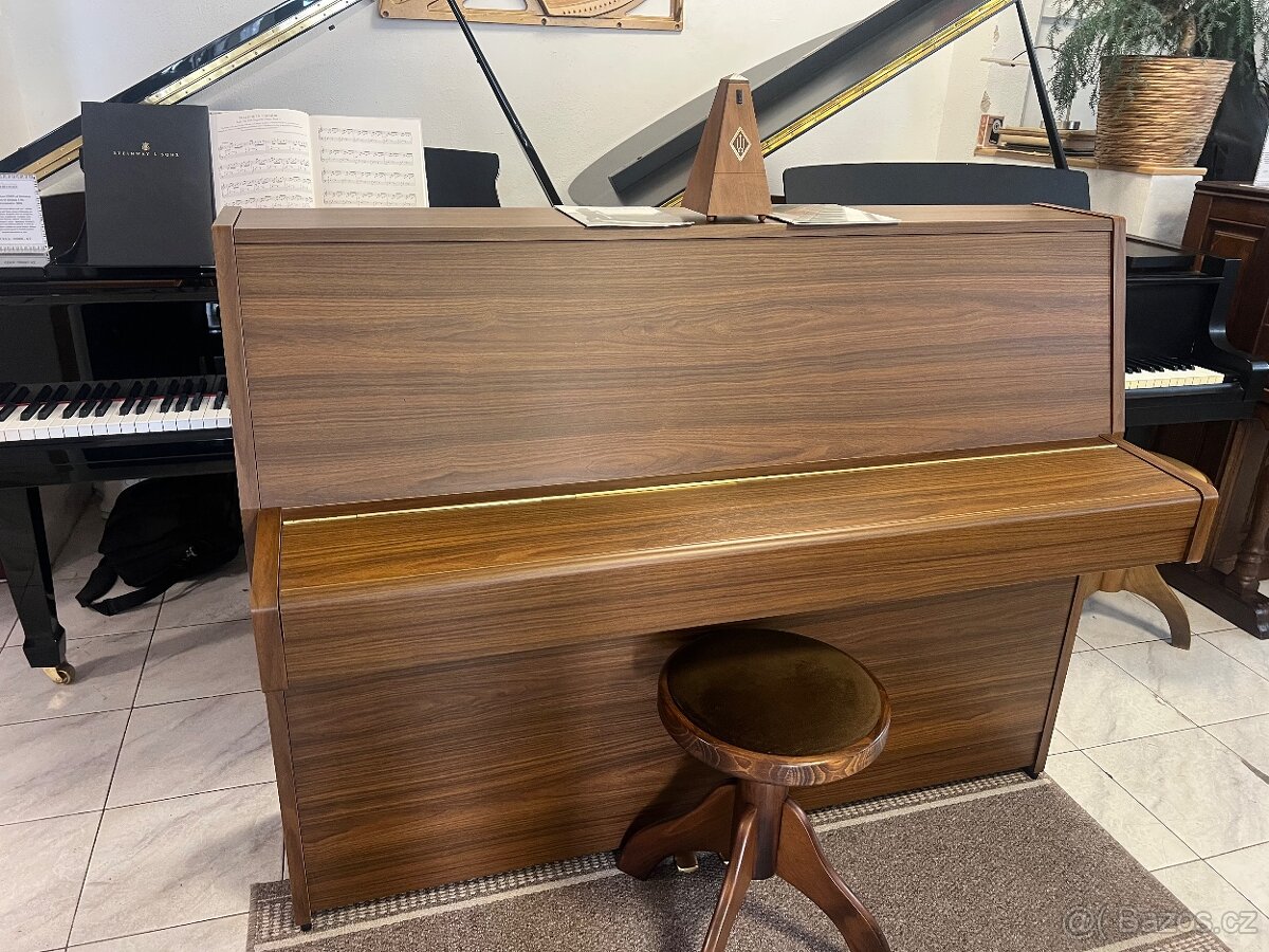 Japonské pianino Yamaha LC-201 se zárukou 5 let. REZERVACE - 12