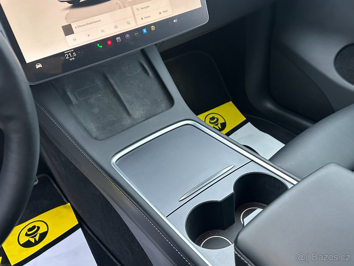 Tesla Model Y 2023 - 12