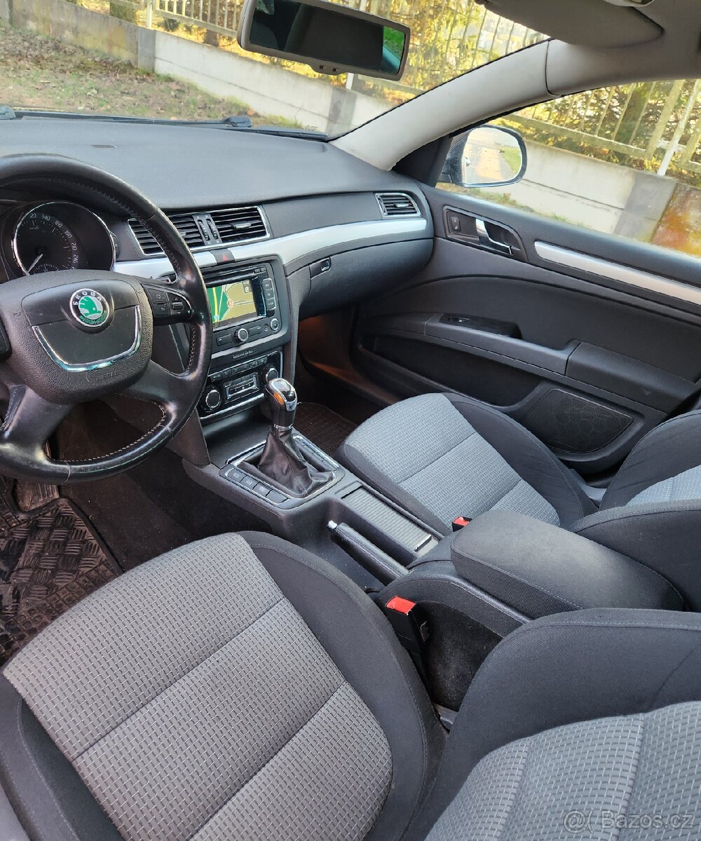 Škoda Superb Model 2013 - 12