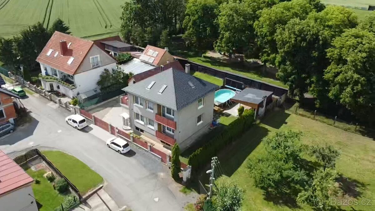 Rakovnicko - Mutějovice - prodej vícegeneračního RD - 12