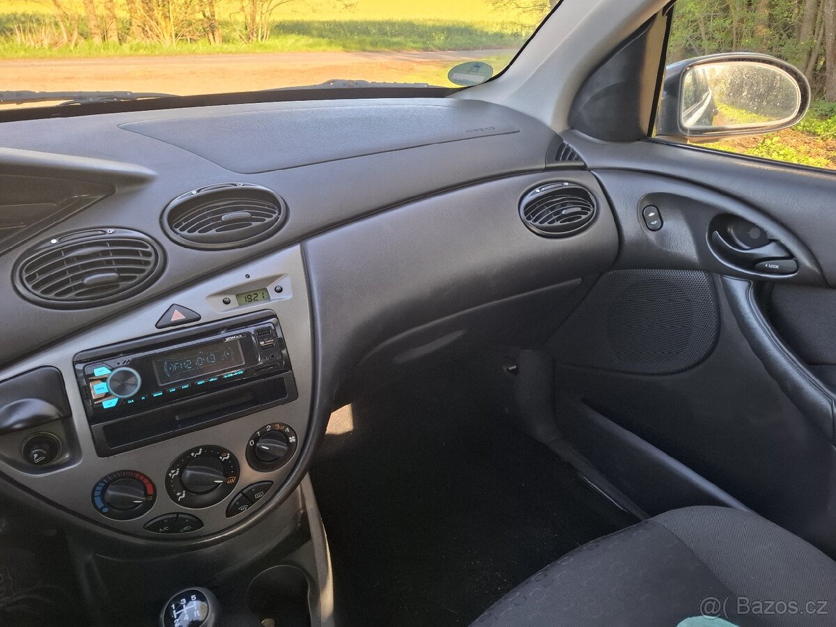 Ford Focus MK1 1.8i 85 kW Hatchback - 12