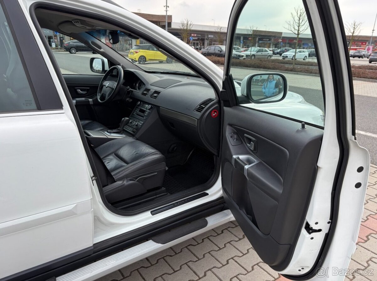 Volvo XC90 D5 AWD ČR 7 MÍST - 12