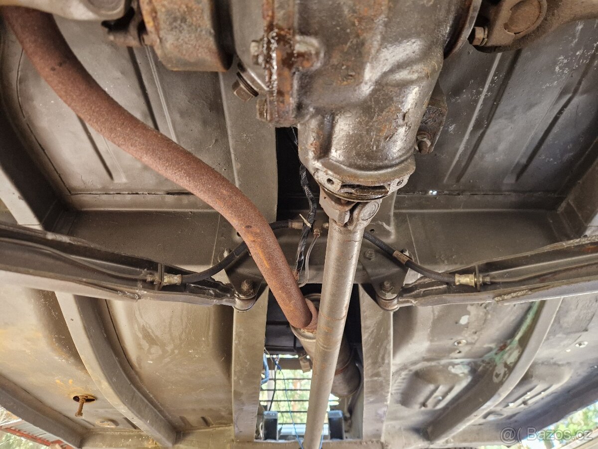 Mutt M151 - 12