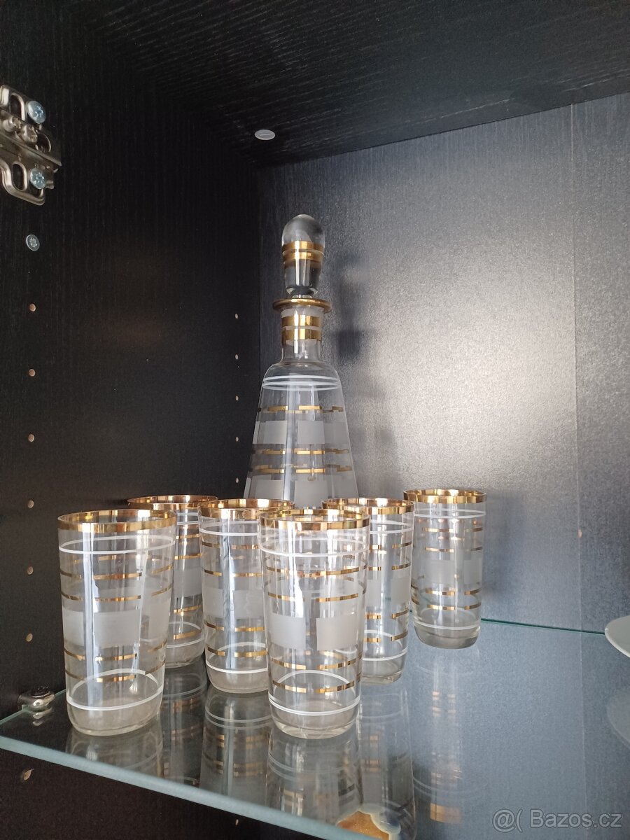 Sklo a porcelán - 12