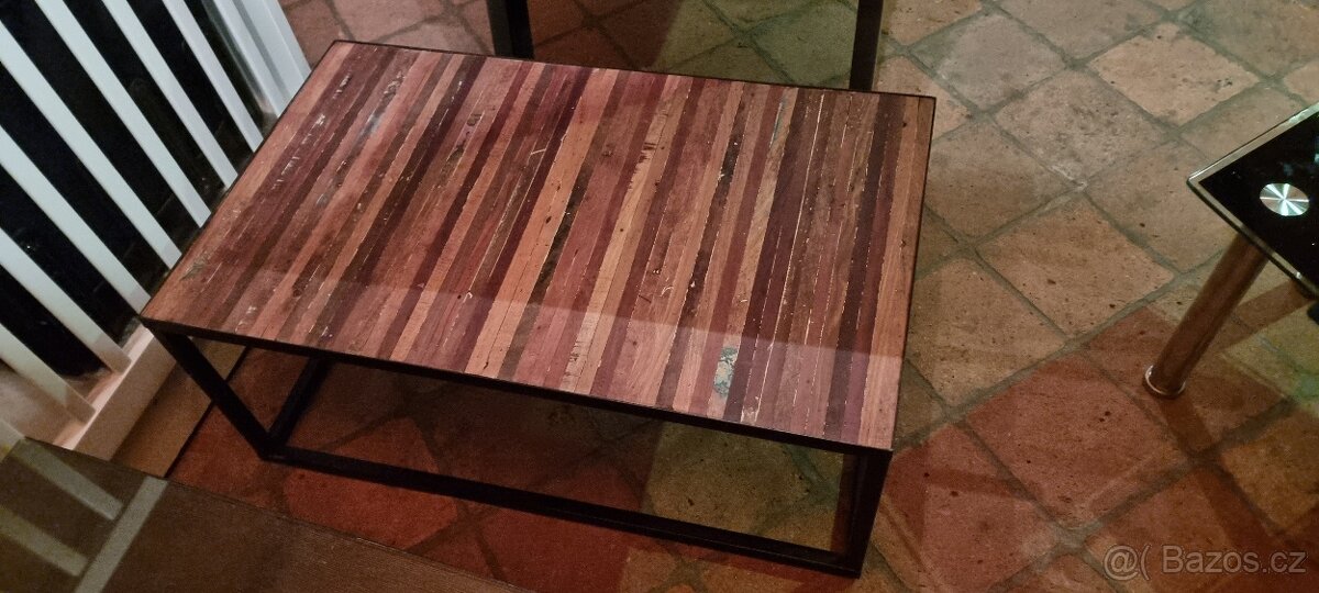 Různé konferenční stolky - 12