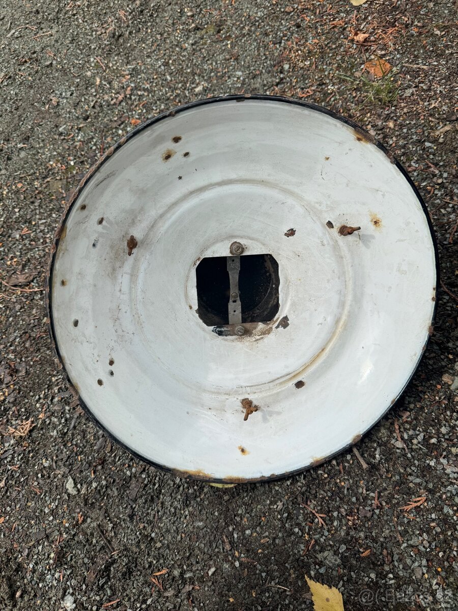 Staré tovární lampy - 12