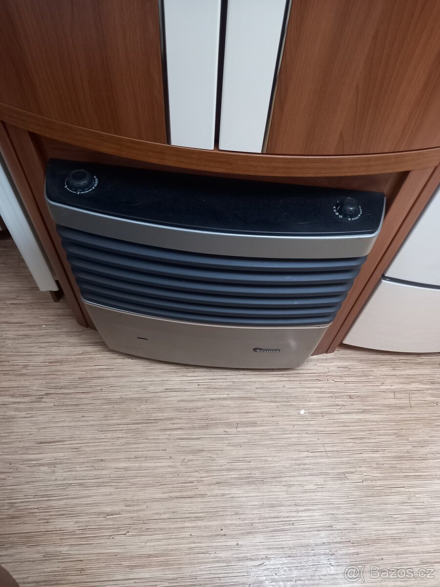 Prodám obytný přivěs Hobby 560 CFE - 12