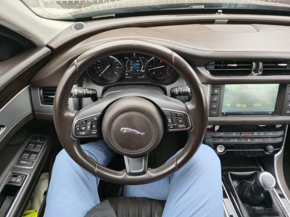 Jaguar XF 2.0D 132kW, 6/2016, Portfolio 4d - 12