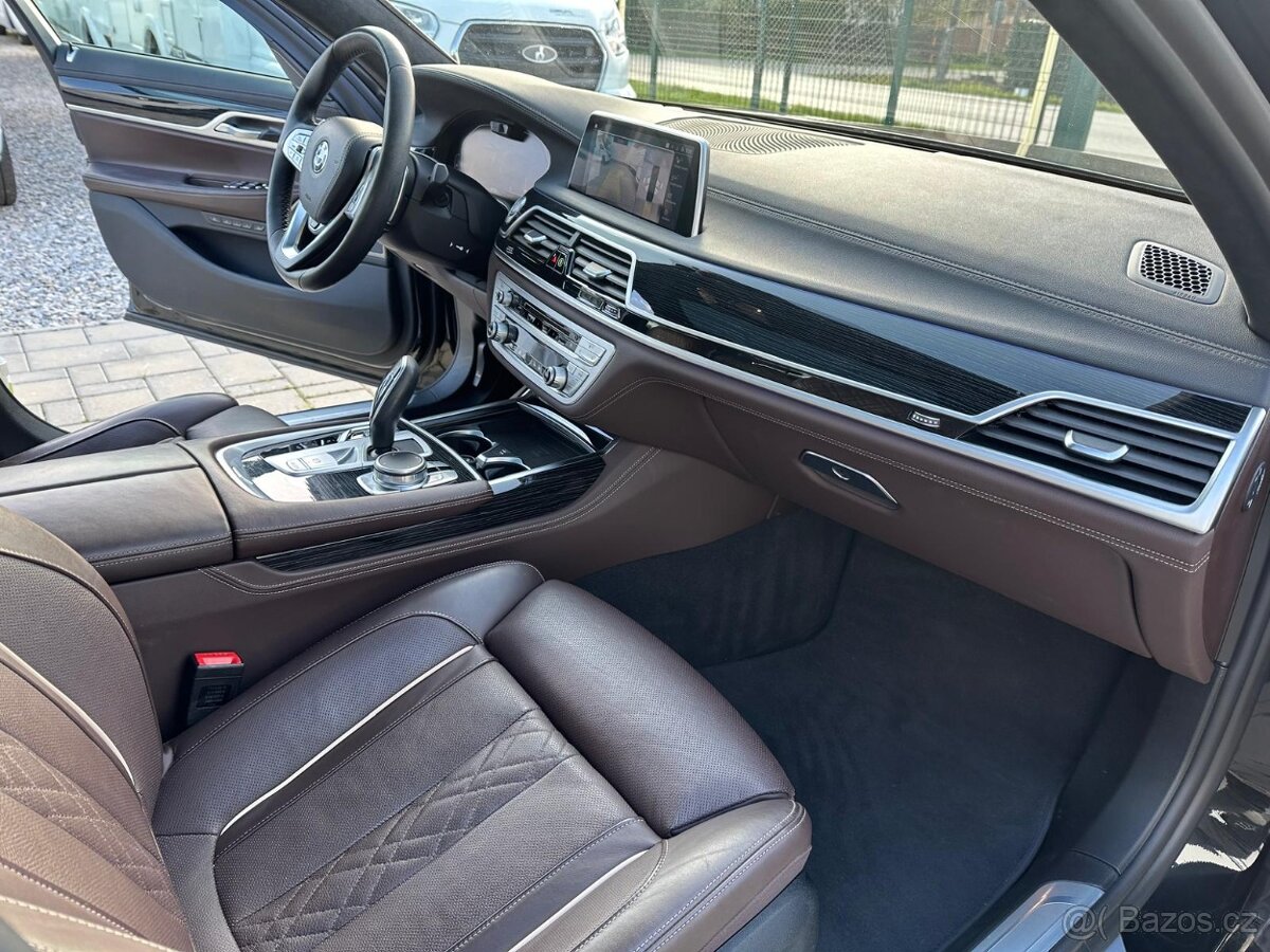 BMW 730d 286PS Ťažné Webasto VyhrievVolant VentilovaneSed - 12