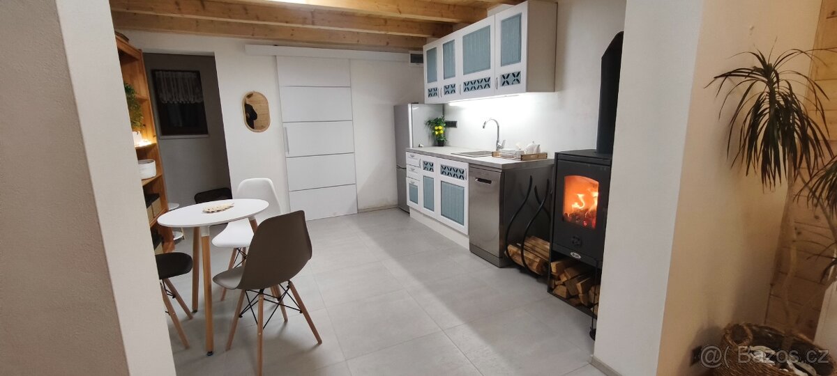 Prodám chatu na Rudolfově cca 3 km od Č.b - 12