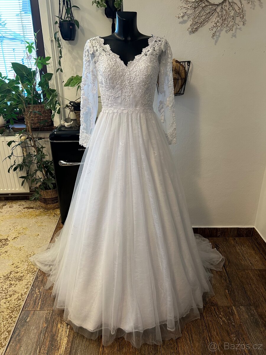 Nové svatební šaty, víc druhů - 12