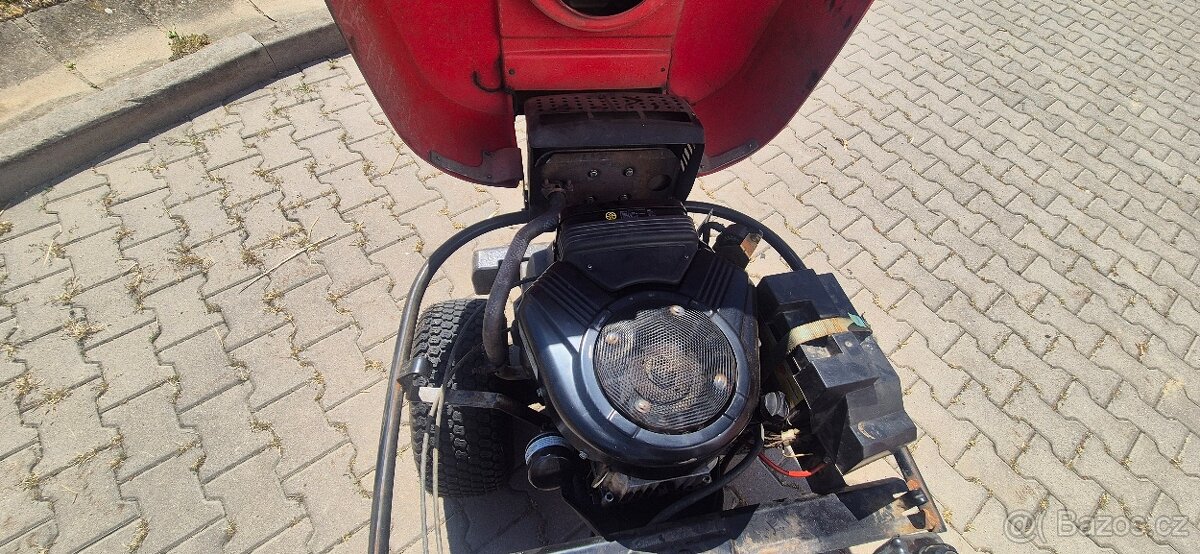 Zahradní traktůrek Rieder Johnsered s vozíkem - 12