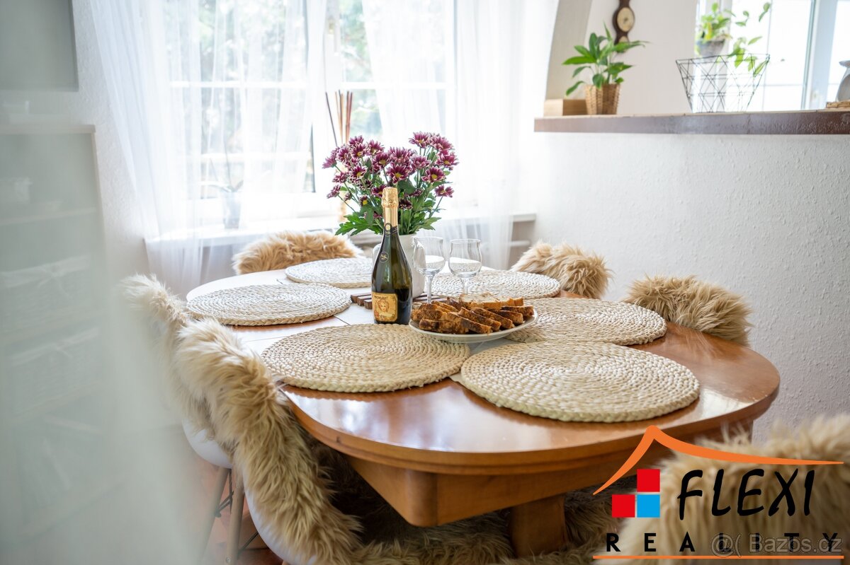 Prodej vily (241 m²) s výjimečným pozemkem (3528 m²), Čelad - 12