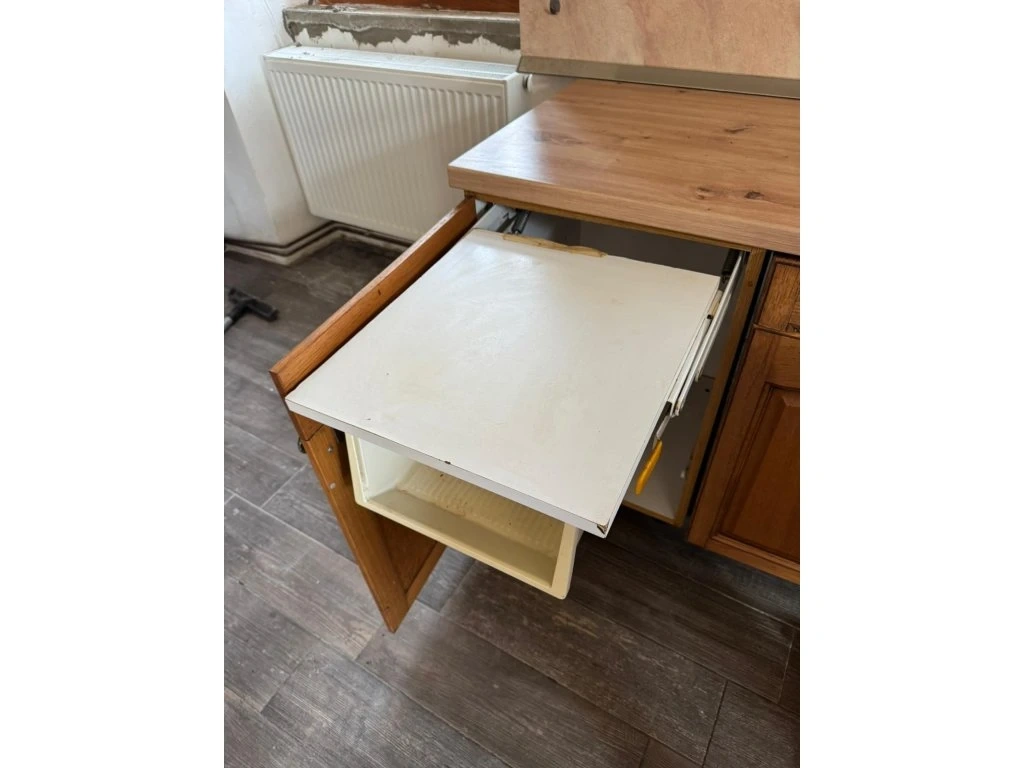 Krásná venkovská dubová kuchyně se spotřebiči,5447 - 12