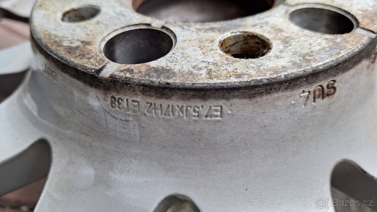 Audi A4 B9 original - typ V spoke 225/50 R17 zimní sada - 12