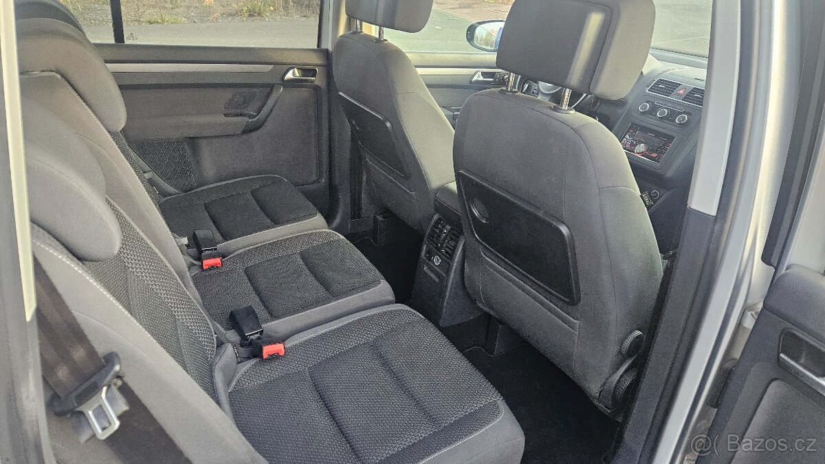 VW TOURAN 1.6 TDI 7MIST - 12