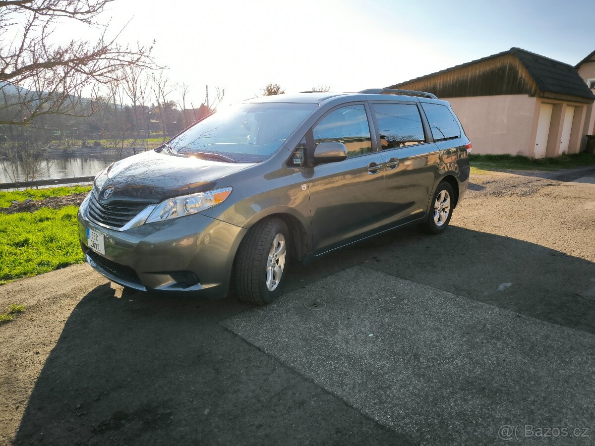 Toyota sienna 3,5. R.v 2010 - 12
