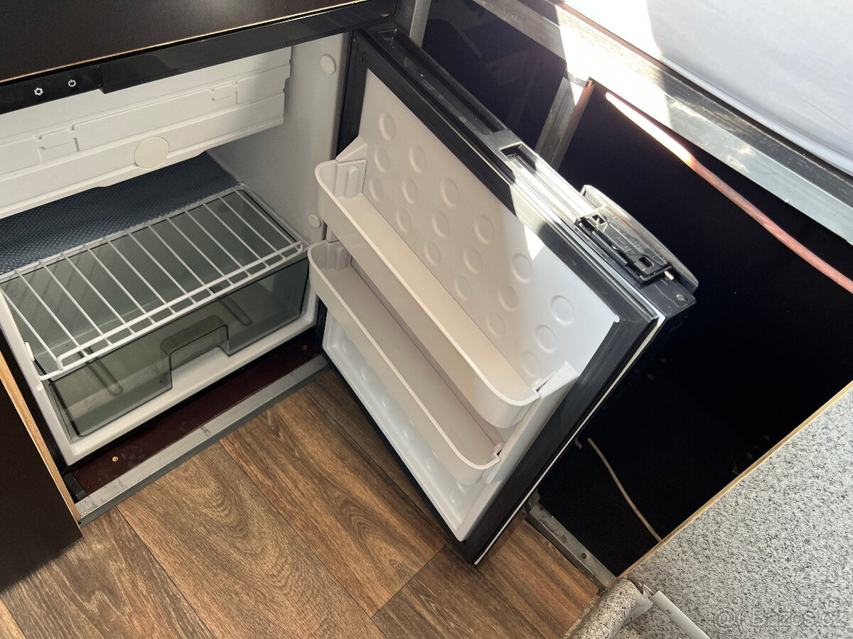 Obytná dodávka Ford Tranzit R.V.:2021 - 12