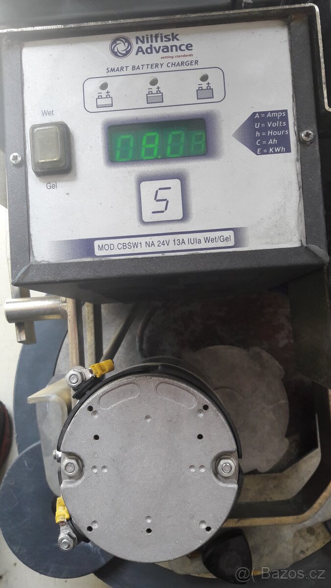 Podlahový mycí stroj Nilfisk BA 530S s vl. pojezdem - 12