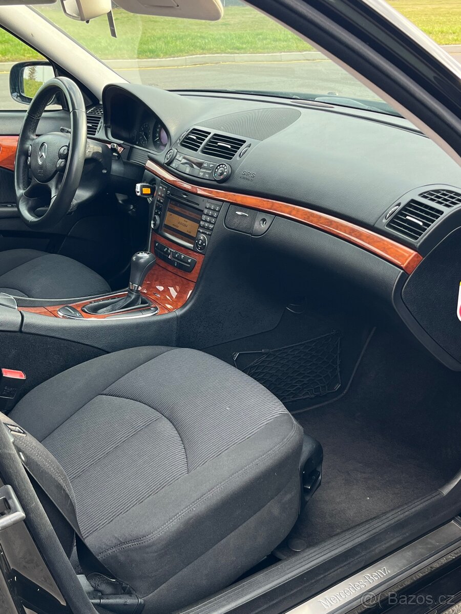 Mercedes E300 - 12