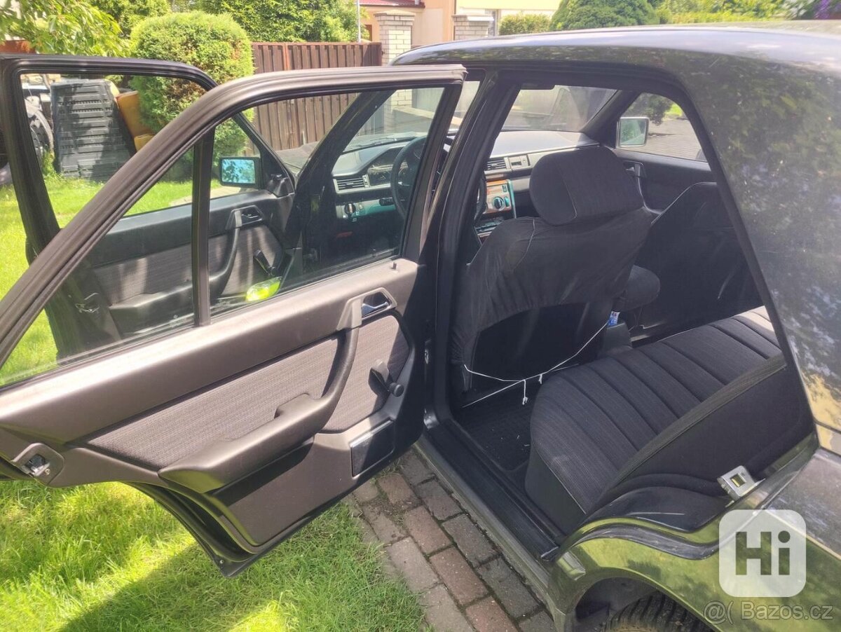 MERCEDES BENZ 124 (rok 1987) - 12