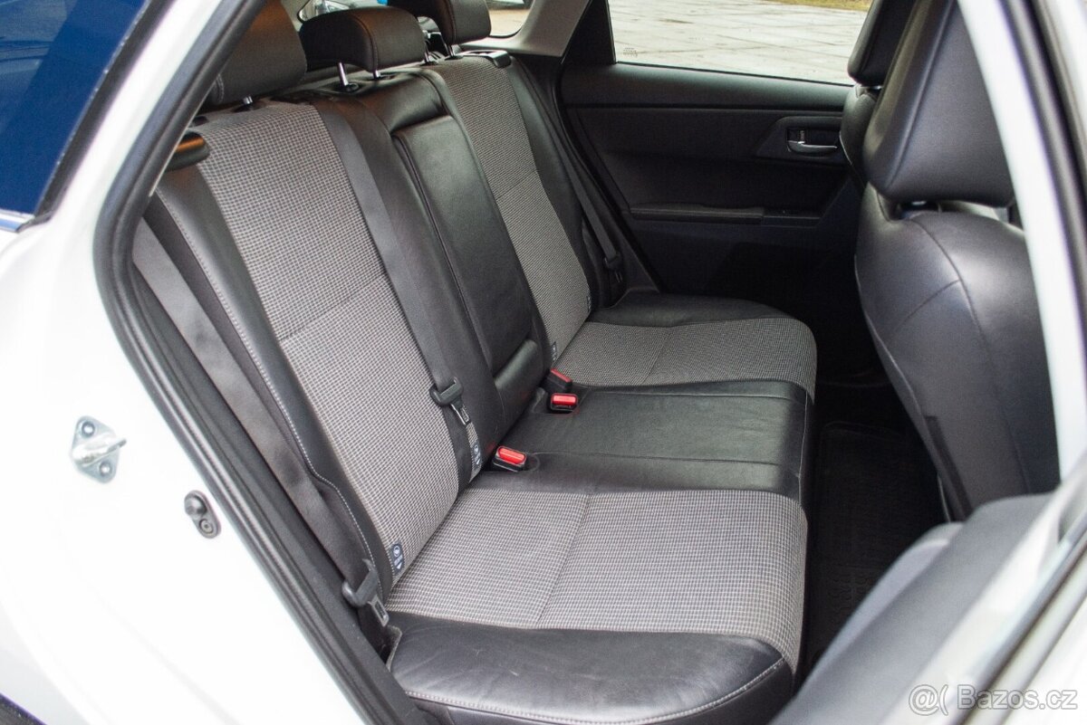 Toyota Auris 1.6 l D-4D - 12