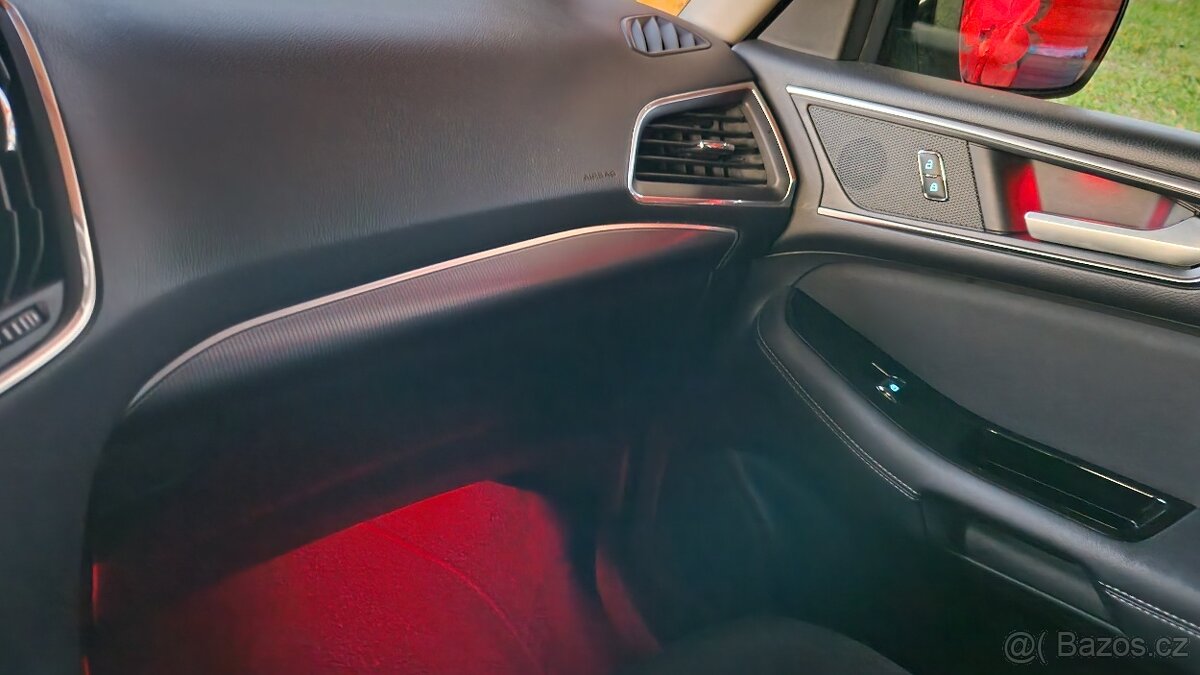 Ford Galaxy 4X4 6st. manuál 8/2019 132Kw 7 míst - 12