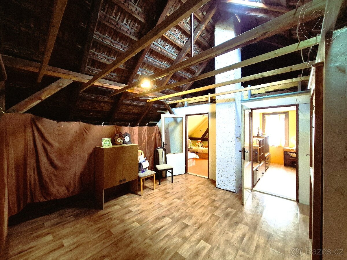 Rodinný dům v centru Staňkova s investičním potenciálem - 12