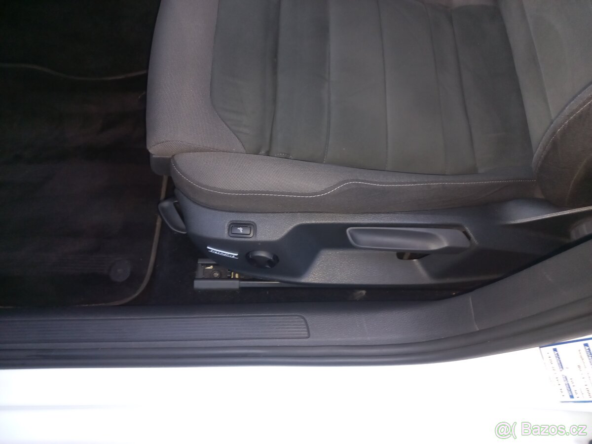 VW Golf 7 Combi 1,5 TSI 96kW DSG,r.v.2019, původ ČR - 12