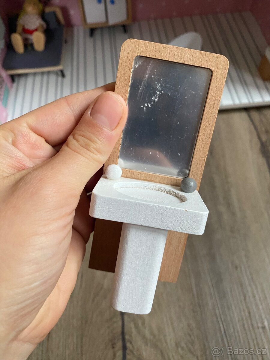 Dřevěný domeček pro panenky - 12