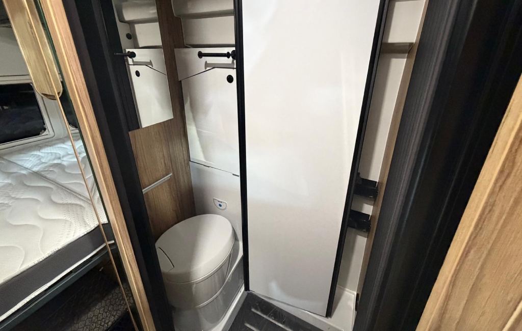 Karmann DEXTER 560 4x4 model 2026 4/26 - 12