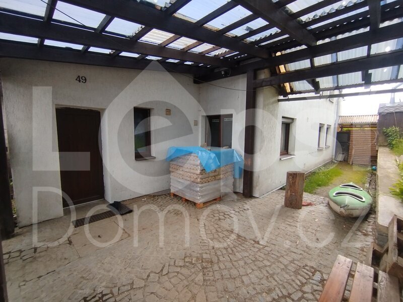 Prodej rodinného domu se dvěmi bytovými jednotkami 118 m2 - 12