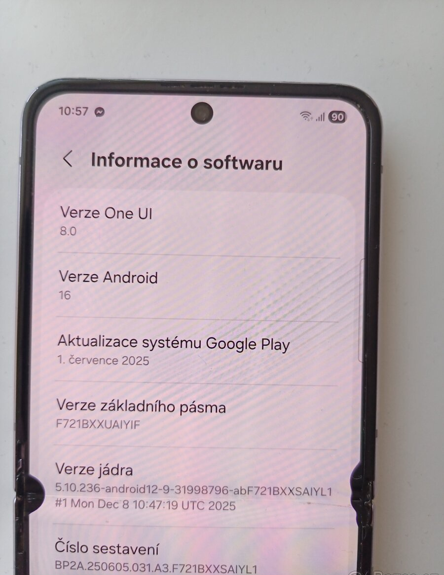 Samsung Galaxy Z Flip 4 - 12