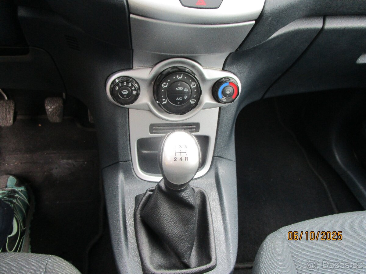 Ford Fiesta 1,2 benzín 44kw - 12