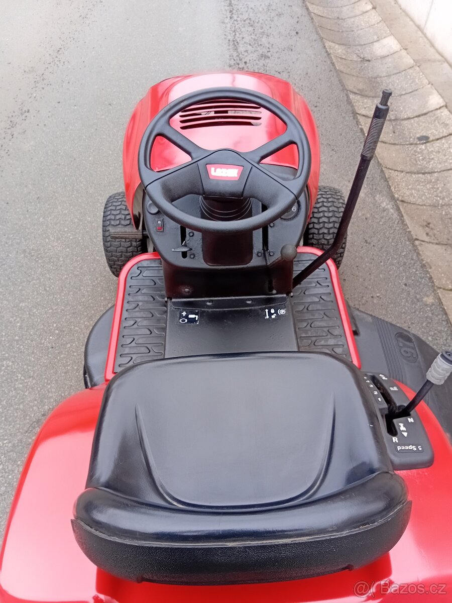 Prodám zahradní traktor Hurricane 13.5Hp - 12