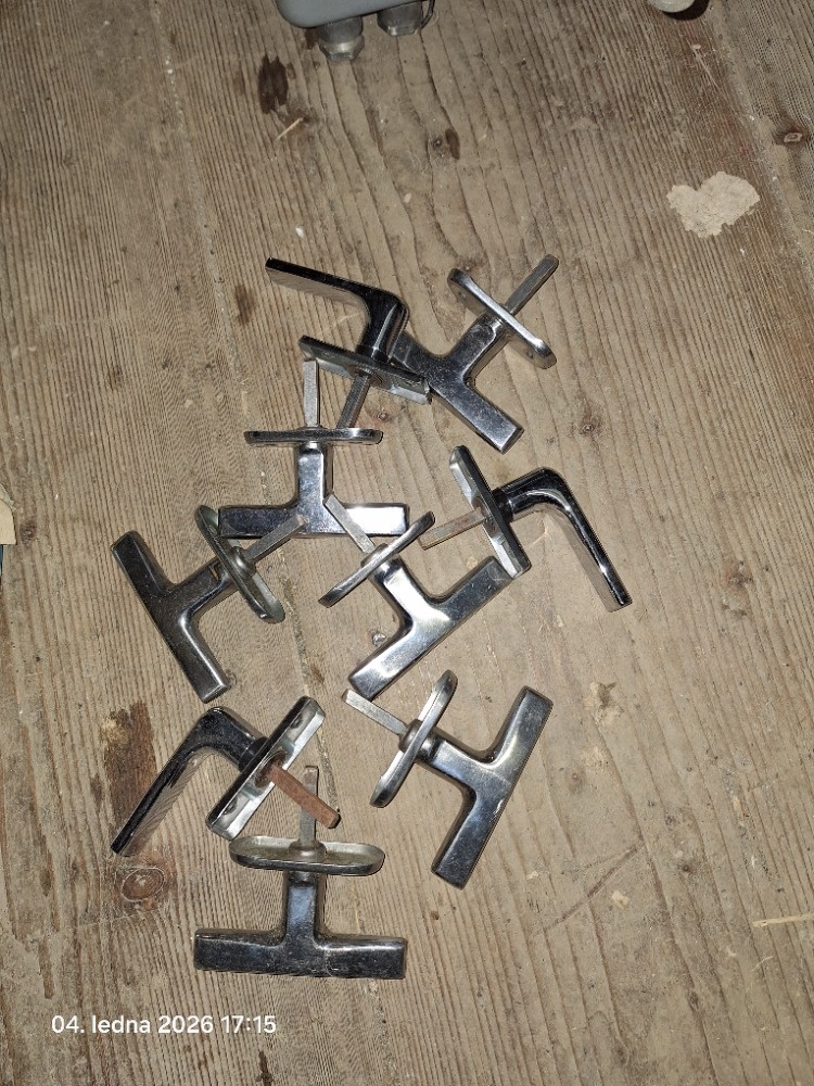 Věci ze stavby elektro a ostatní. - 12