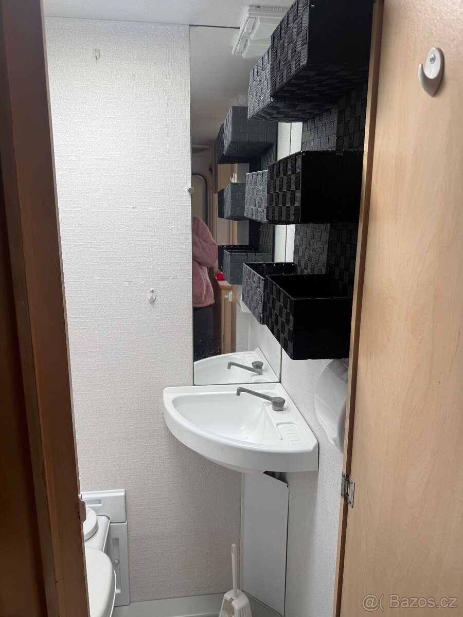 Karavan Sterckemann 490,Garáž - 12