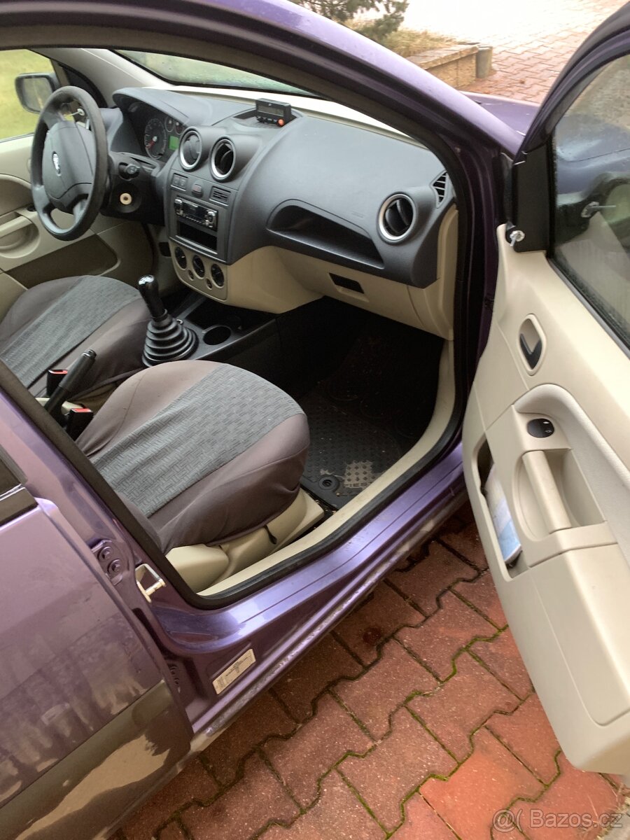 Prodám Ford Fiesta 1.4 benzín, 59 kW. - 12