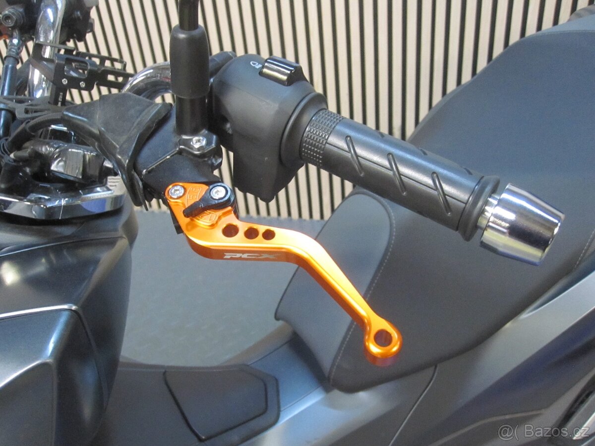 Honda PCX 125i šedý - 12