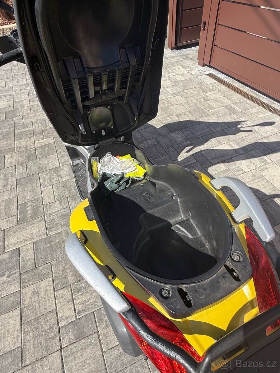Yamaha 250 xmax skutr - 12
