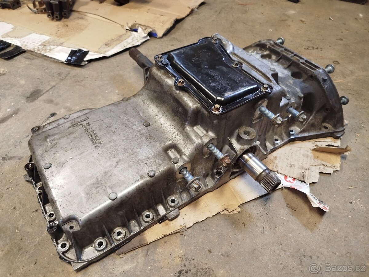 Díly motoru m273 4.7 v8 - 12