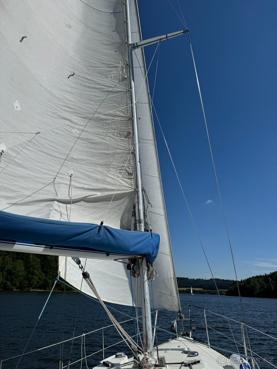 Kajutová plachetnice C&C30 - 12