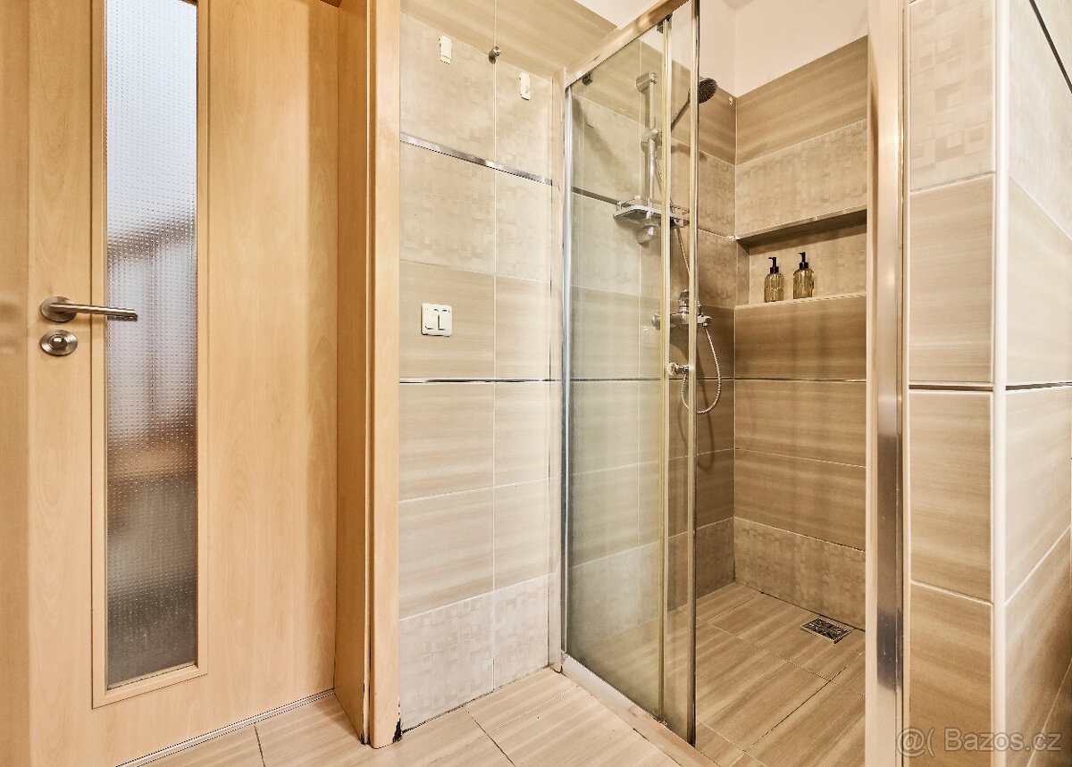 C. K JEDNÁNÍ Prodej RD 4+kk se dvěma koupelnami Val.Polanka - 12