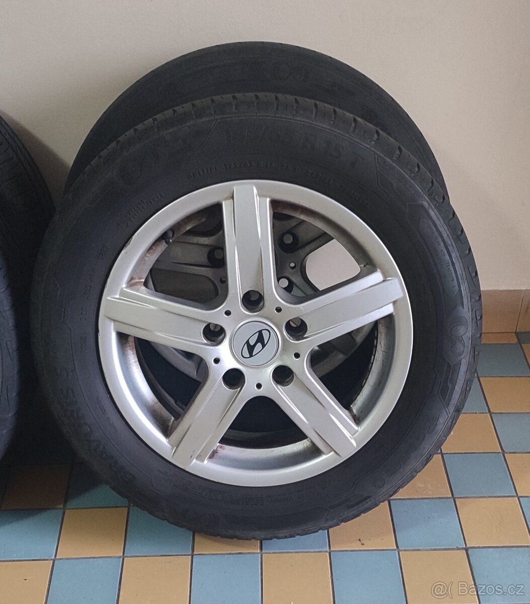 ALU kola Hyundai včetně letních pneu 185/65 R15 - 12