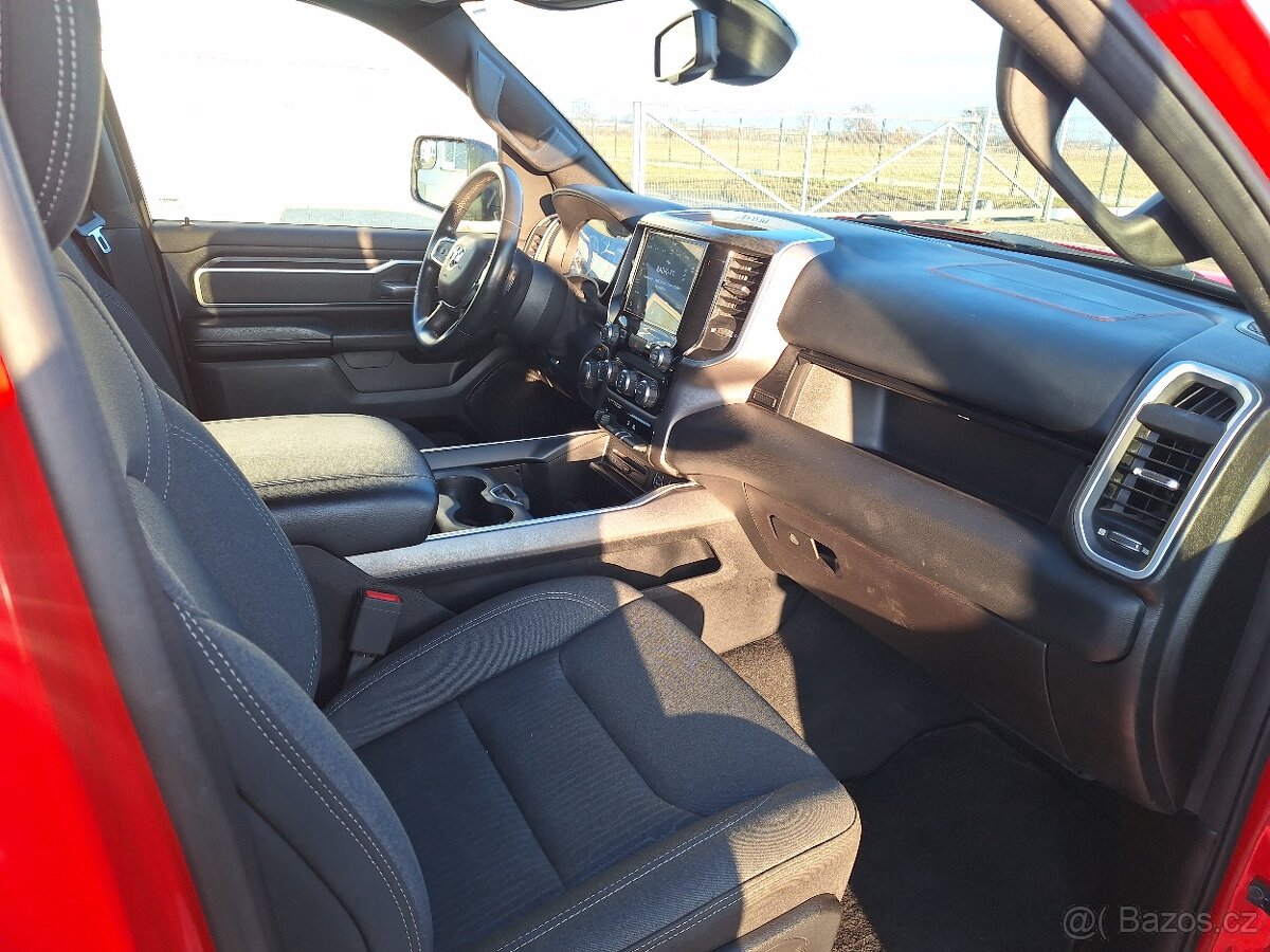 Dodge RAM 1500. 5.7 Hemi r .2019. Pouze 23.000km - 12